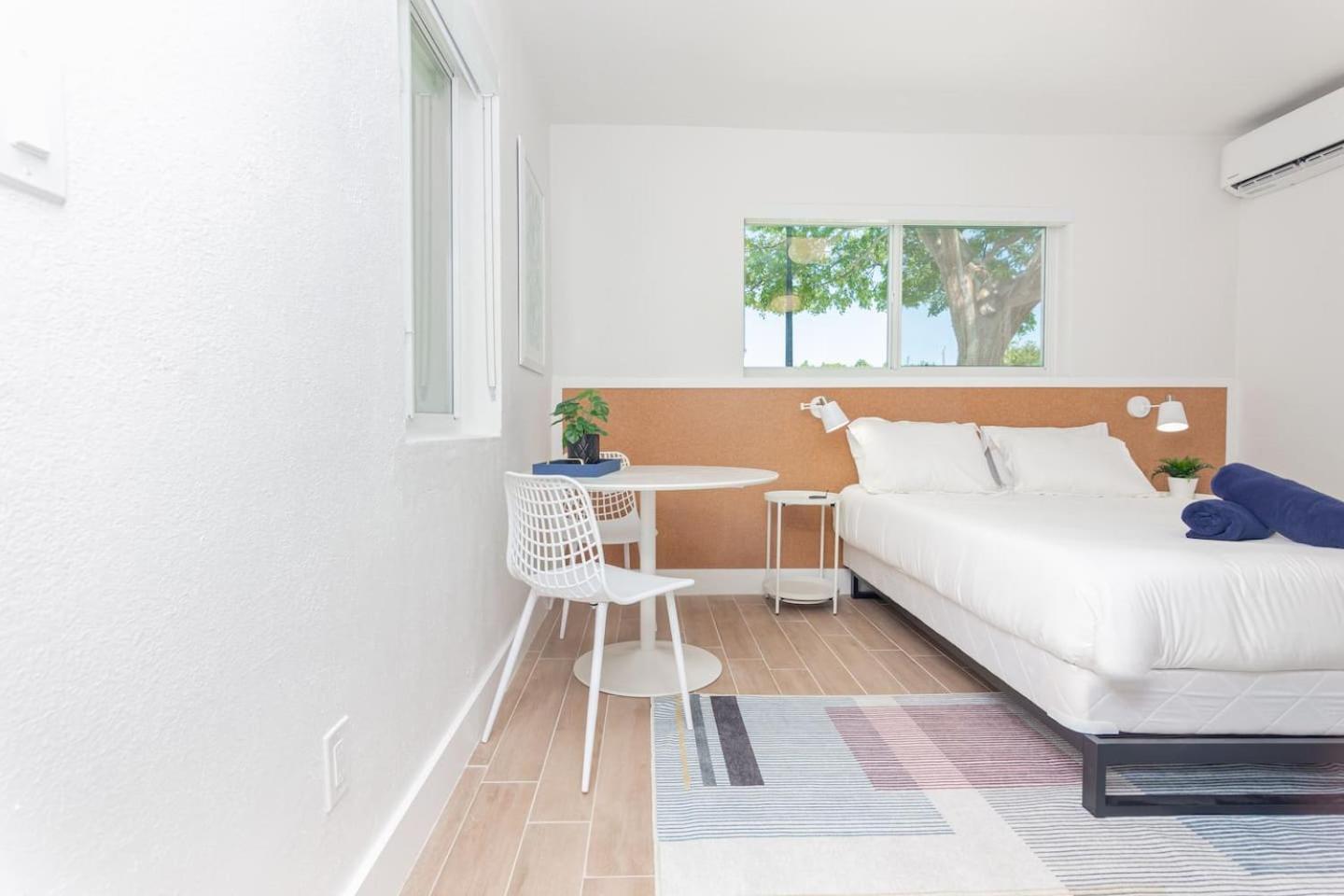 Apartamento Newly Renovated Stylish In El Portal #2